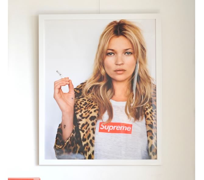 Supreme ケイトモス（Kate Moss）のポスターを販売しています。 ー 