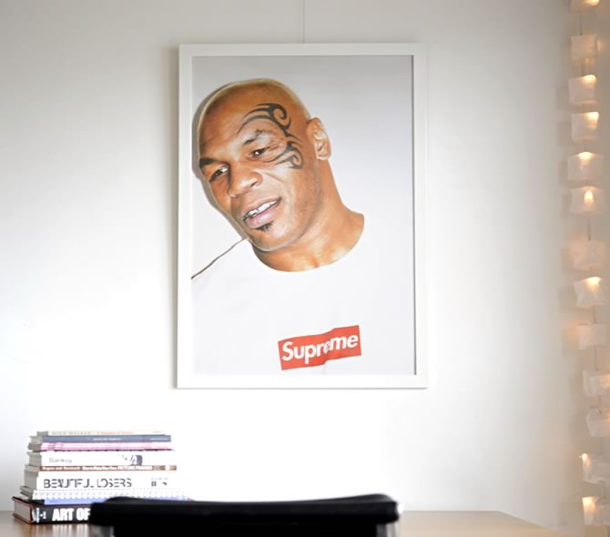 Supreme × マイクタイソンのポスターを販売しています。 ー