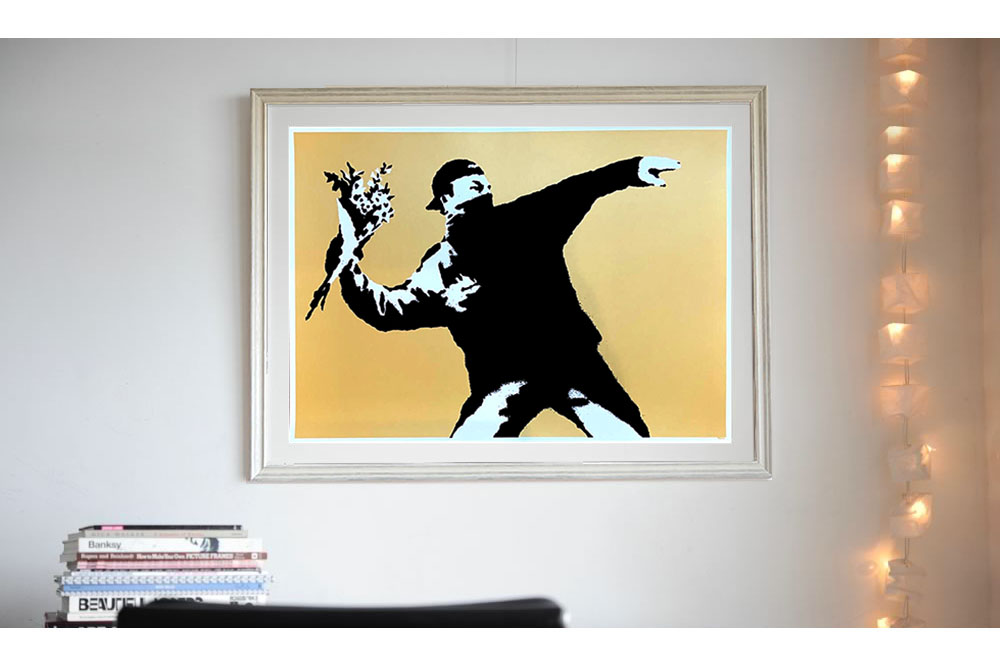 Banksy（バンクシー）Love Is In The Air（Gold） – WCP 