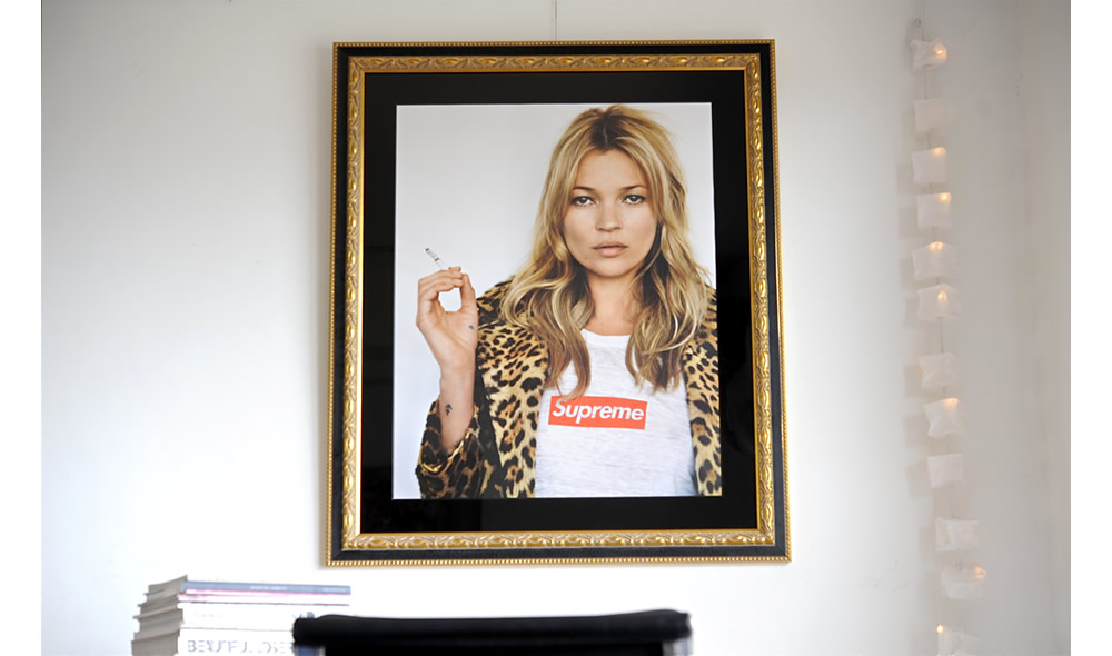 Supreme ケイトモス（Kate Moss）のポスターを販売 ー ...