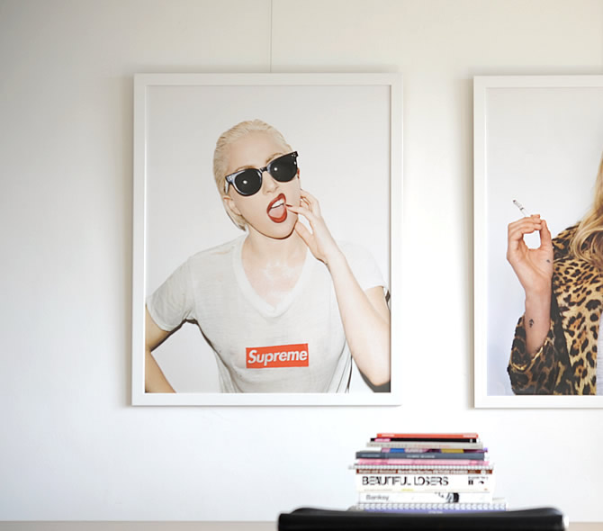 Supreme ケイトモス（Lady Gaga）のポスターを販売 ー NOISEKING 